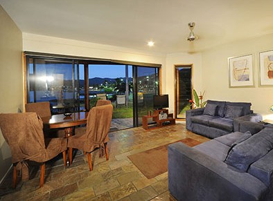 Airlie Waterfront Bed And Breakfast - Hervey Bay Accommodation